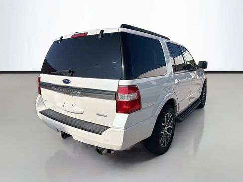 Used 2017 Ford Expedition XLT w/ Equipment Group 202A AWD/4WD image 9