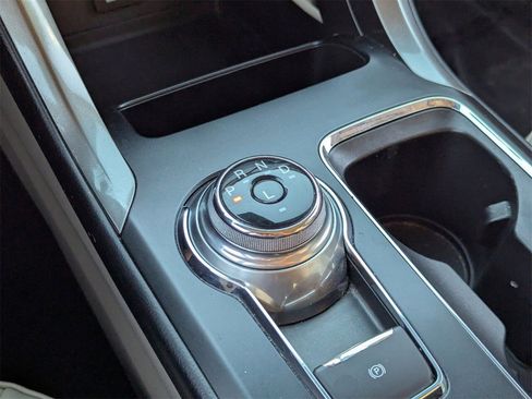 Used 2019 Ford Fusion SEL image 28