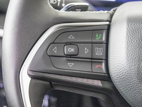 New 2025 Jeep Grand Cherokee L Altitude image 30