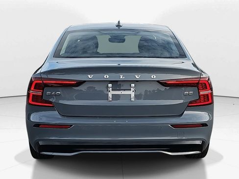 Used 2024 Volvo S60 B5 Core image 6