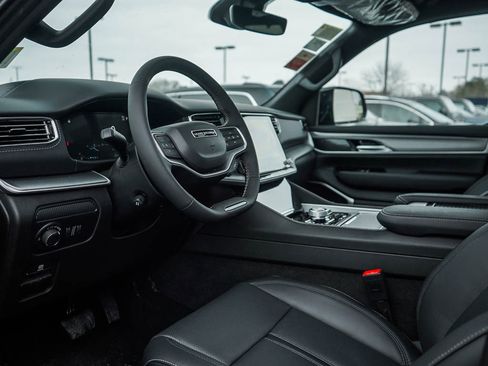 New 2026 Jeep Grand Wagoneer Limited image 19