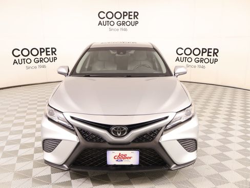 Used 2018 Toyota Camry SE FWD image 8