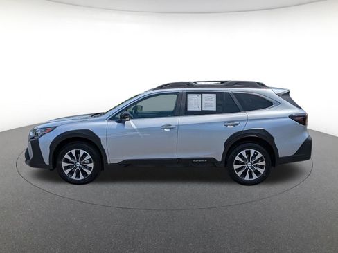 Used 2025 Subaru Outback Limited AWD/4WD image 4