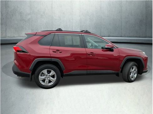 Certified 2022 Toyota RAV4 XLE image 28