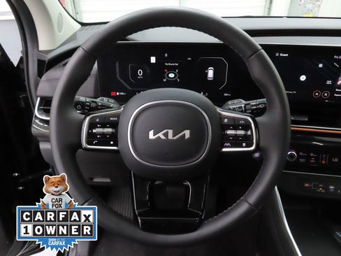 Used 2025 Kia Carnival SX Prestige image 12