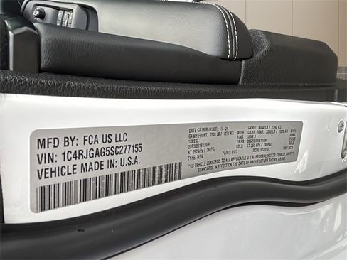 Certified 2025 Jeep Grand Cherokee Laredo X w/ Luxury Tech Group I image 44