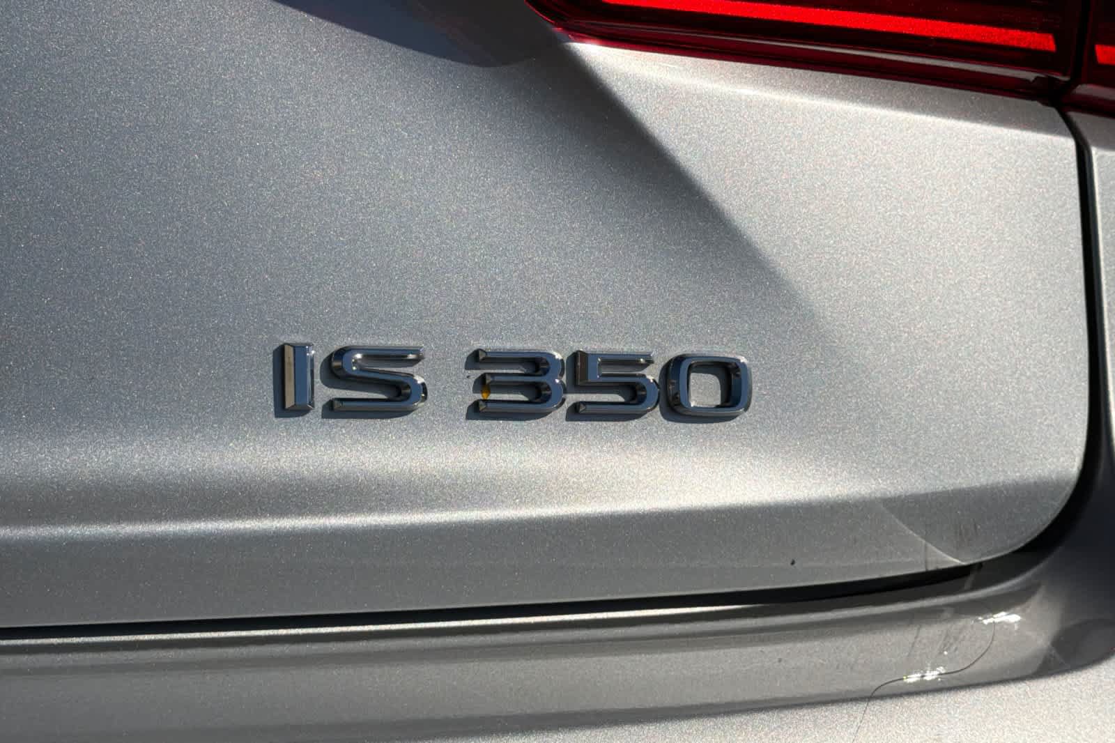 Used 2015 Lexus IS 350 RWD image 32