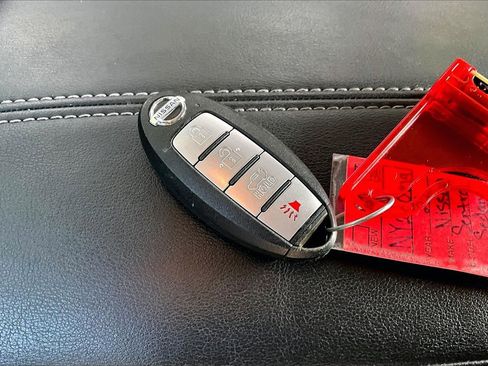 Used 2022 Nissan Sentra SV image 32