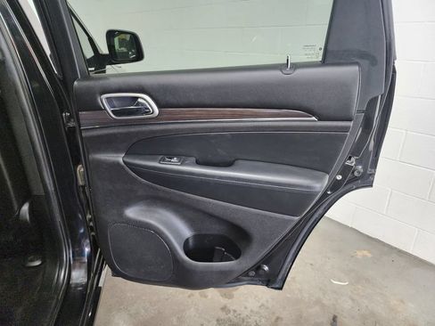 Used 2018 Jeep Grand Cherokee Overland AWD/4WD image 31