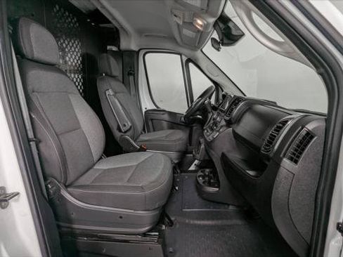 Used 2025 RAM ProMaster 2500 w/ U-Haul Equipment Group FWD image 19