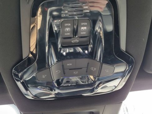 Used 2025 Alfa Romeo Tonale Veloce w/ Premium Package image 10