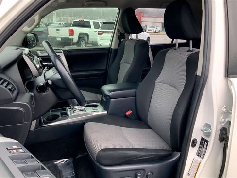 Used 2016 Toyota 4Runner SR5 image 7