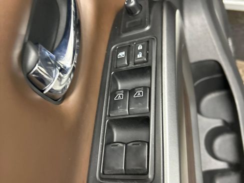 Used 2016 Nissan Titan Platinum Reserve AWD/4WD image 9