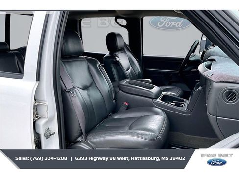 Used 2005 GMC Sierra 2500 SLT w/ Heavy-Duty Power Package image 6