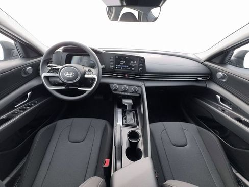 New 2026 Hyundai Elantra SE image 19