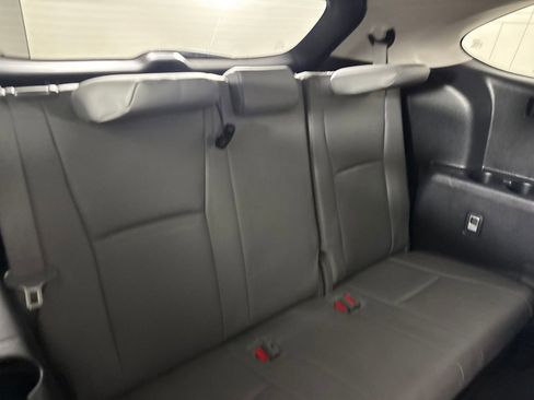 Used 2025 Toyota Highlander XLE AWD/4WD image 27