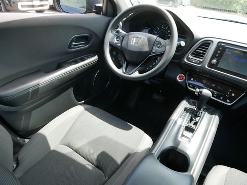 Used 2020 Honda HR-V EX image 9