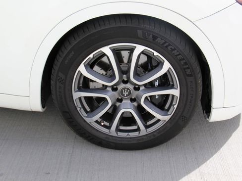 Used 2020 Maserati Levante S image 35