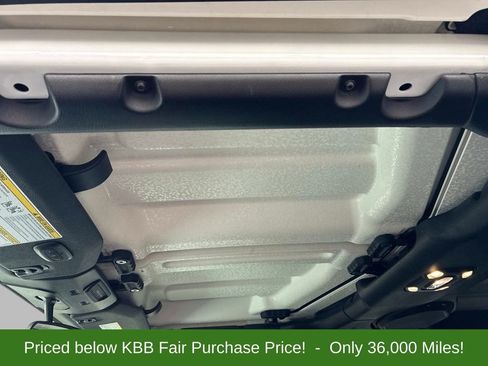 Used 2021 Jeep Gladiator Sport image 18