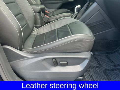 Used 2023 Volkswagen Tiguan SEL R-Line image 25