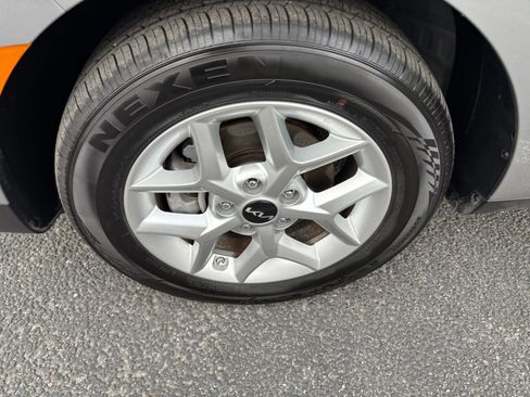 Used 2025 Kia Soul LX w/ LX Technology Package image 23