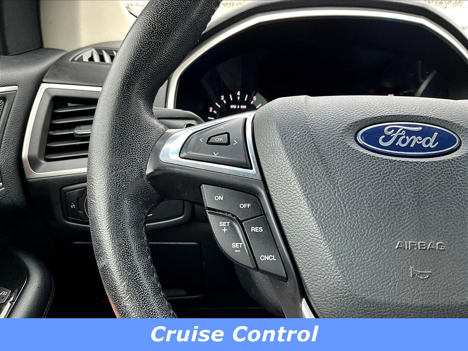 Used 2018 Ford Edge SEL FWD image 11