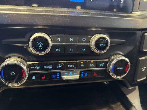 Used 2023 Ford F250 Lariat w/ Tow Technology Package image 31