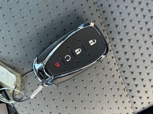 Used 2025 Chevrolet Trax LT image 22