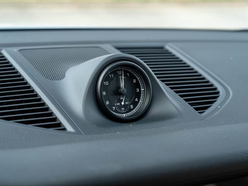 New 2026 Porsche Macan image 27