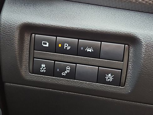 Certified 2020 Nissan Kicks S image 24