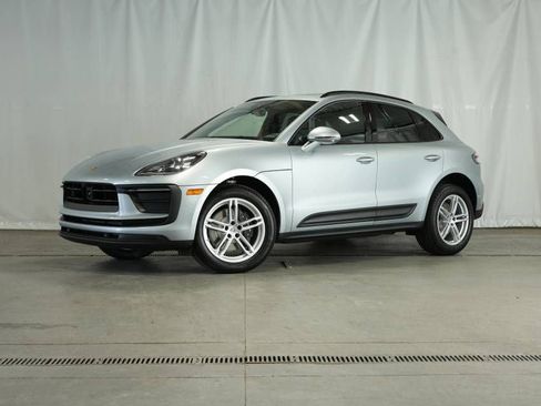 Certified 2025 Porsche Macan AWD/4WD image 1