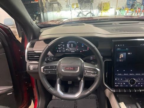 Used 2024 GMC Acadia Elevation image 15