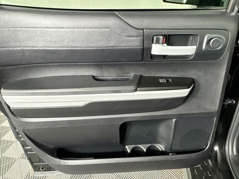 Used 2018 Toyota Tundra Limited image 24