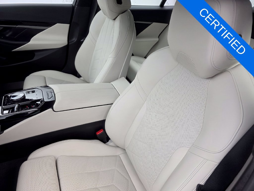 Certified 2024 BMW 530i w/ Convenience Package RWD image 33