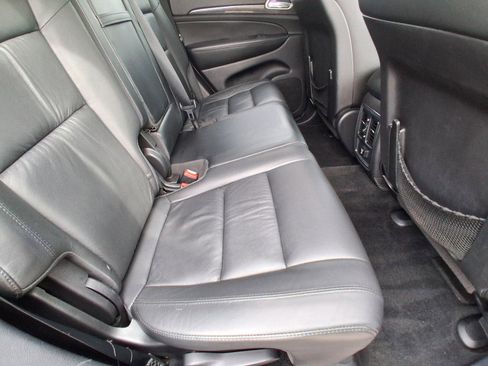 Used 2013 Jeep Grand Cherokee Laredo image 27