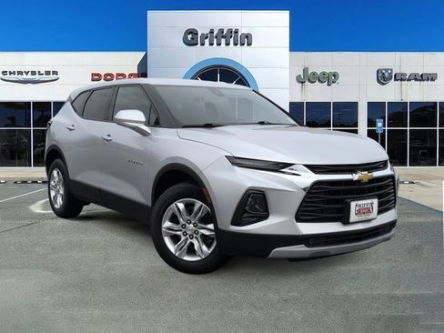 Used 2021 Chevrolet Blazer LT image 2