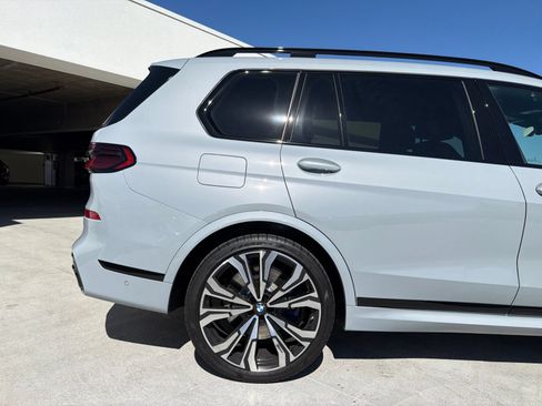 Used 2025 BMW X7 M60i AWD/4WD image 5