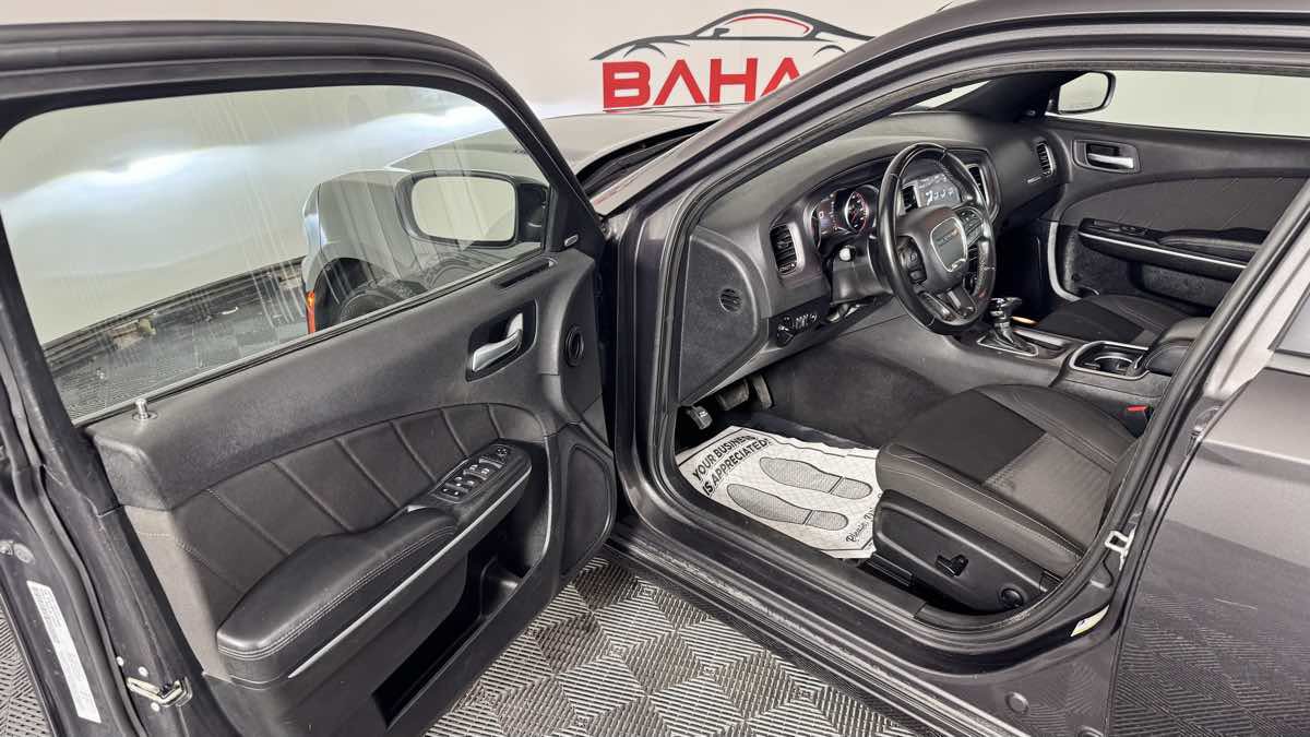 Used 2023 Dodge Charger SXT RWD image 10