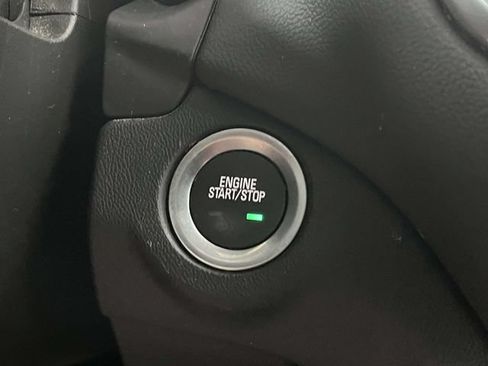 Used 2020 Chevrolet Equinox LT FWD image 31