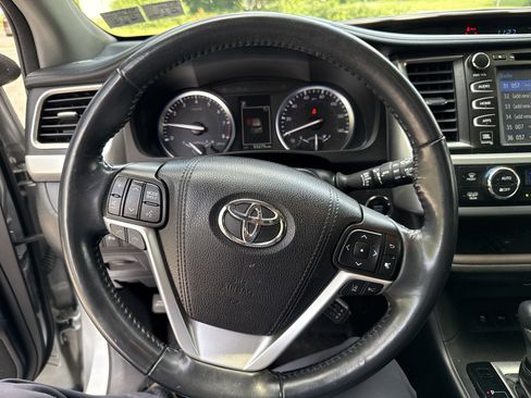 Used 2018 Toyota Highlander Limited Platinum image 17