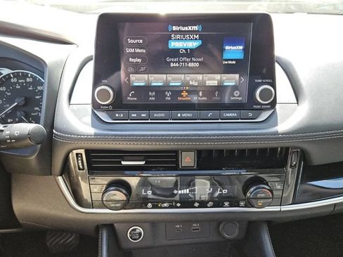 Used 2023 Nissan Rogue SL FWD image 18