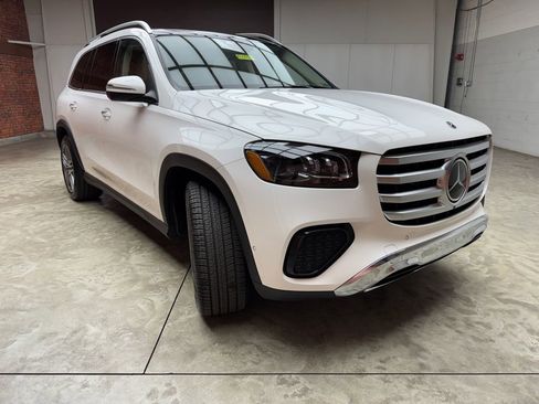 Used 2026 Mercedes-Benz GLS 450 4MATIC image 7