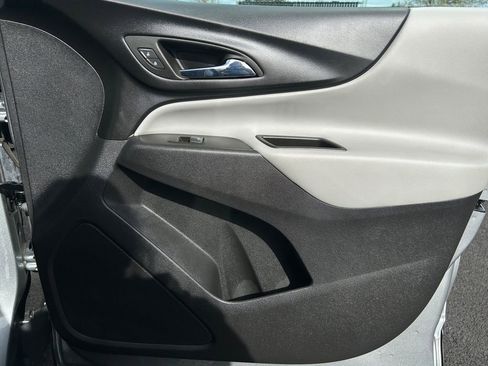 Used 2023 Chevrolet Equinox LT image 25