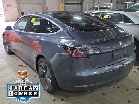 Used 2019 Tesla Model 3 Performance image 2