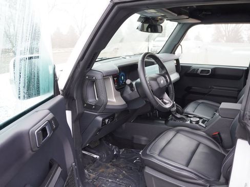 Certified 2025 Ford Bronco Outer Banks w/ Sasquatch Package image 16