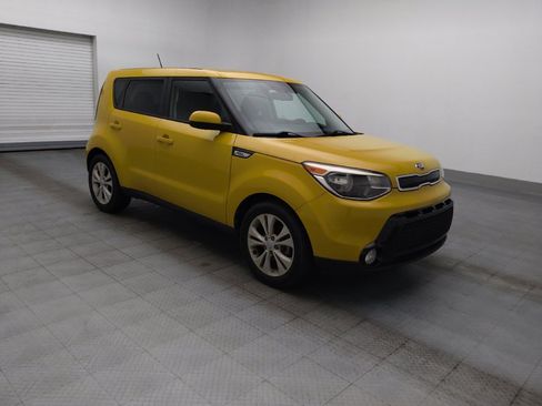 Used 2016 Kia Soul + FWD image 11