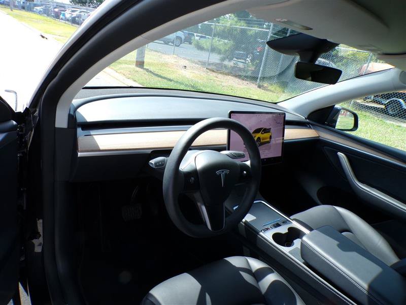 Used 2024 Tesla Model Y Long Range AWD/4WD image 7
