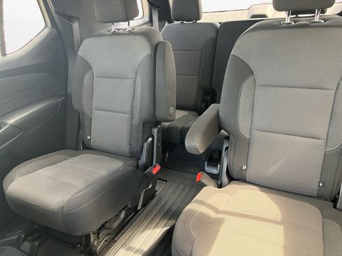 Used 2022 Chevrolet Traverse LT image 15