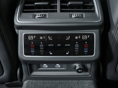 Used 2024 Audi RS 6 performance w/ Matte Carbon Package image 85