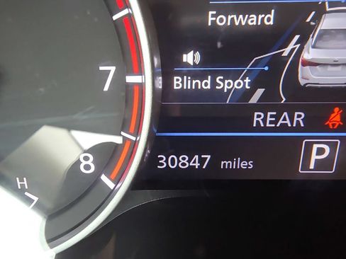 Used 2024 Nissan Sentra SV FWD image 14